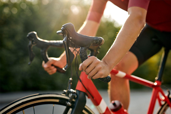 Cycling Hand Injuries: Handlebar Palsy, Wrist Fractures & Riding Safe This Summer